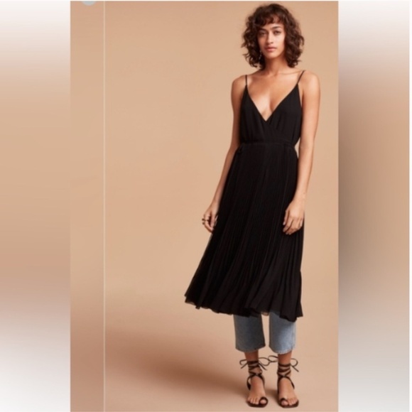 Aritzia Dresses & Skirts - Aritzia Wilfred Beaune Pleated Chiffon Midi Wrap Dress S